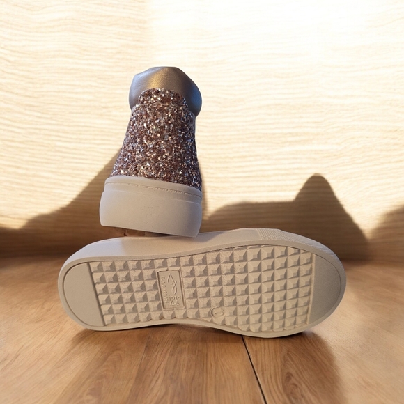 Joie Gold Kids Sneakers size 11 toddler - Picture 2 of 2